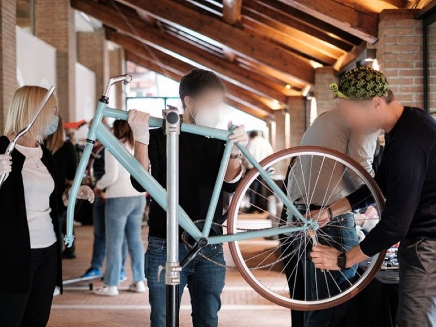 A creative and personalized bike building