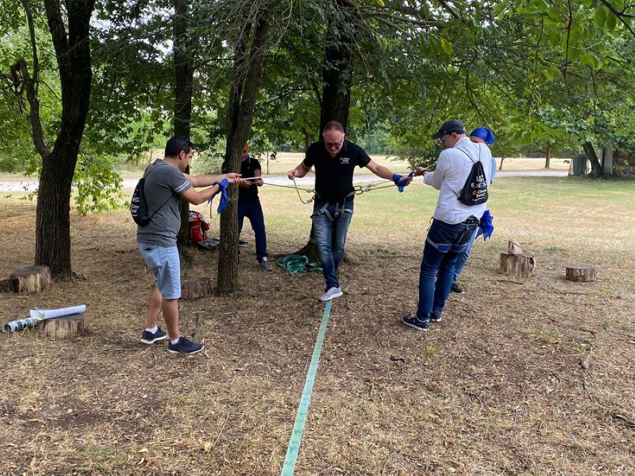 Un team building orienteering e survival unico per Chem Trend