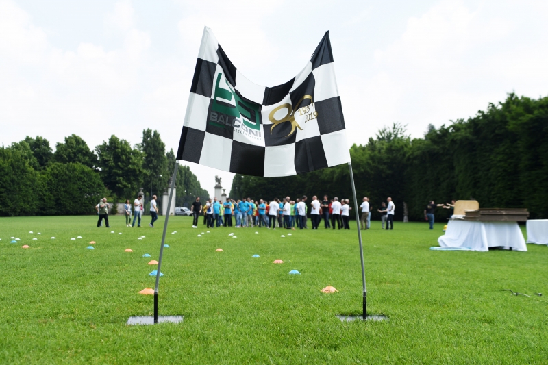 Team building boosts workplace wellbeing: creative activities that build stronger teams