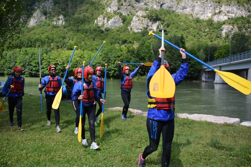 Team Building Rafting