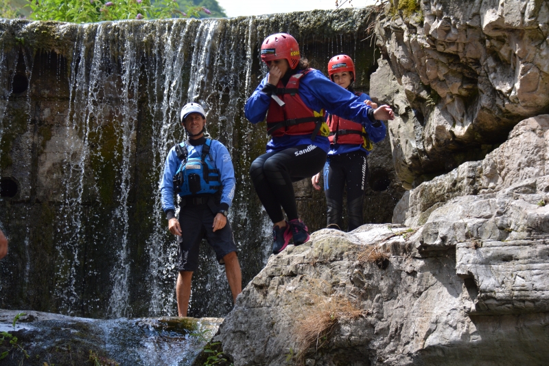 Team Building Rafting