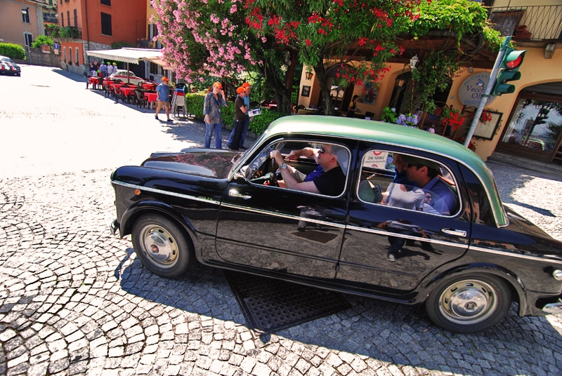 Treasure hunt in vintage car